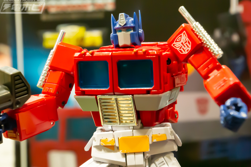 Masterpiece-MP-44-Convoy-Optimus-Prime-V3-04
