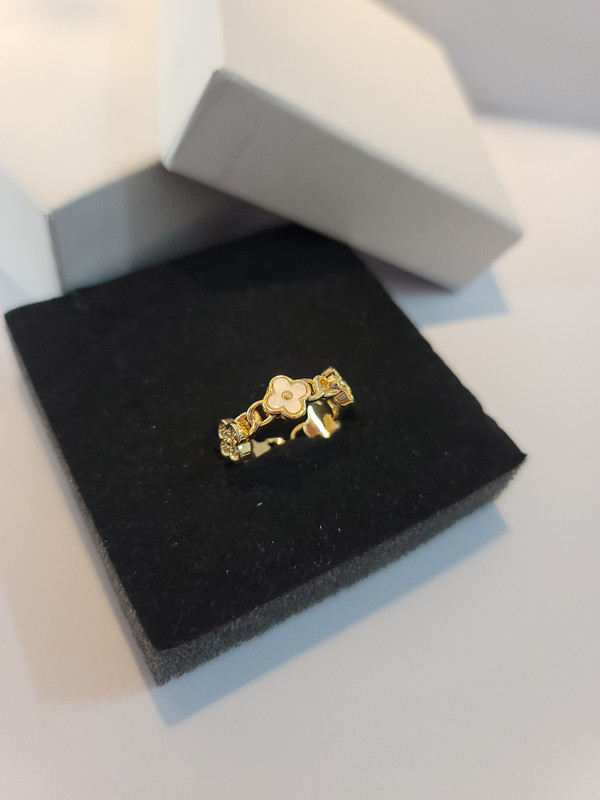 Anillo dorado 7