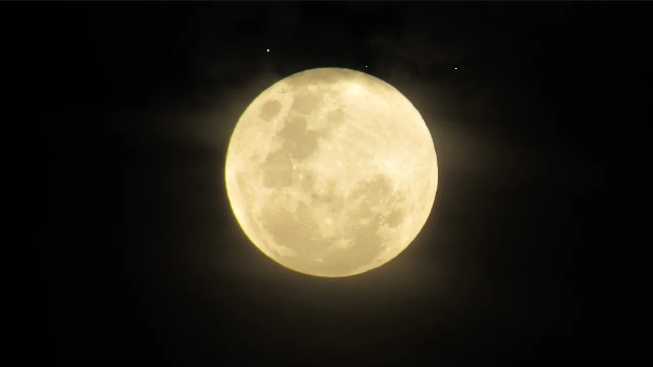 Ritual de abundancia para hacer antes de la Luna llena, así atraerás fortuna