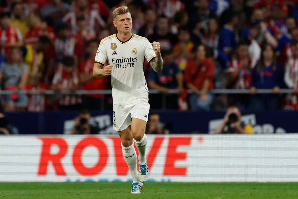 Real Madrid's German midfielder Toni Kroos celebrates scoring his team's first goal