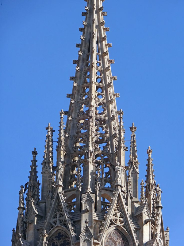 Barcelona-Cathedral-spire.jpg