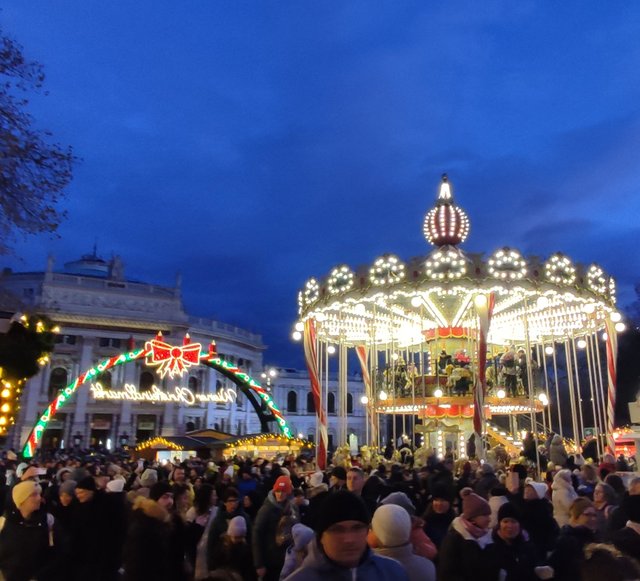 Adios Praga, hola Mercado del Ayuntamiento de Viena y concierto - Viena - Bratislava - Praga, Navidad 2024 (18)