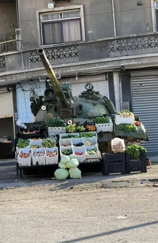 syrian-army-tank-becomes-vegetable-stall-v0-xdcskvd6pe7e1.webp