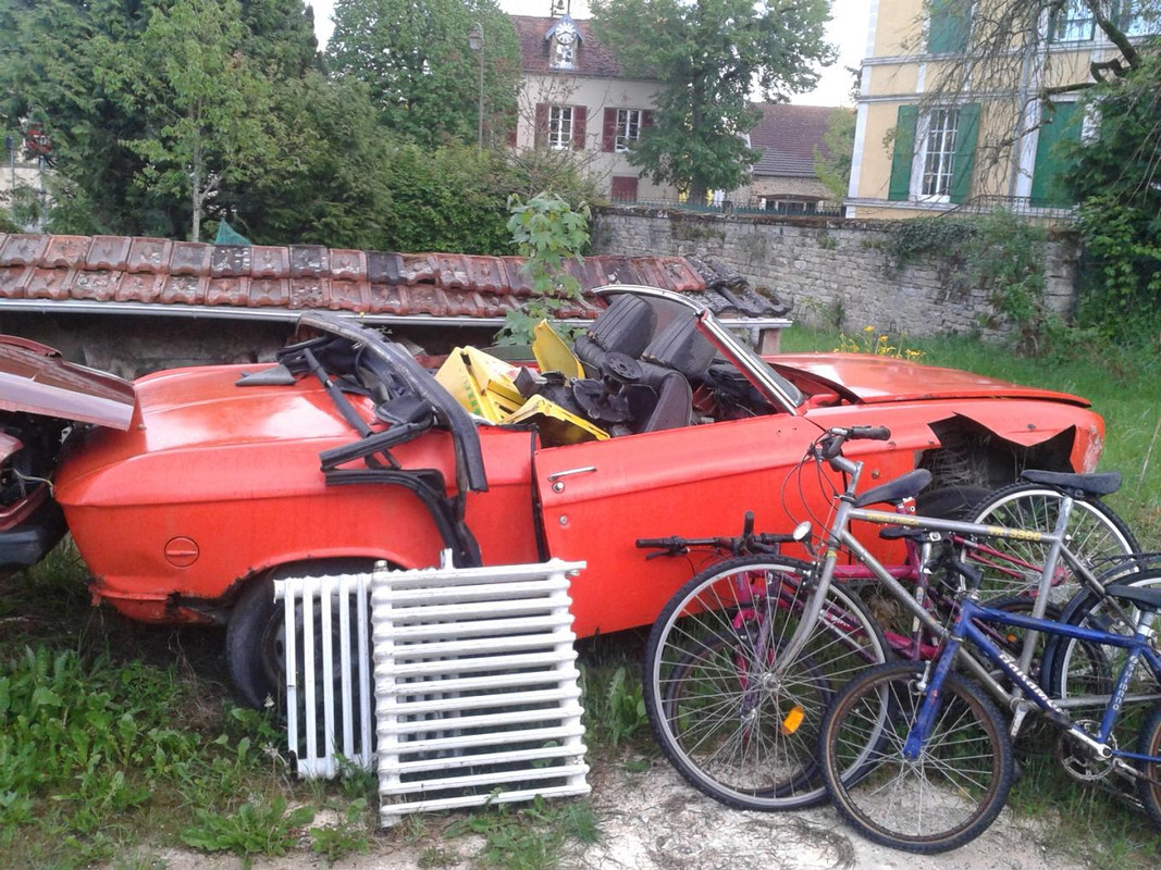 061 Epave pour sièges