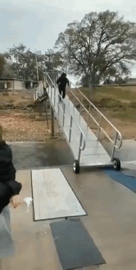 https://i.postimg.cc/Ls8pwCG7/ezgif-2-807b53e4b851.gif