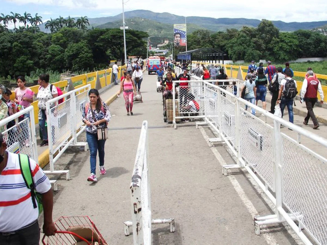 Gustavo Petro hace oficial la reapertura de la frontera entre Colombia y Venezuela