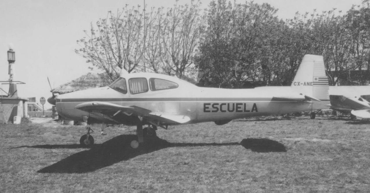 Ryan Navion 4. Recibido en 1953. Fue utilizado para entrenamiento de pilotos y transporte de mecánic