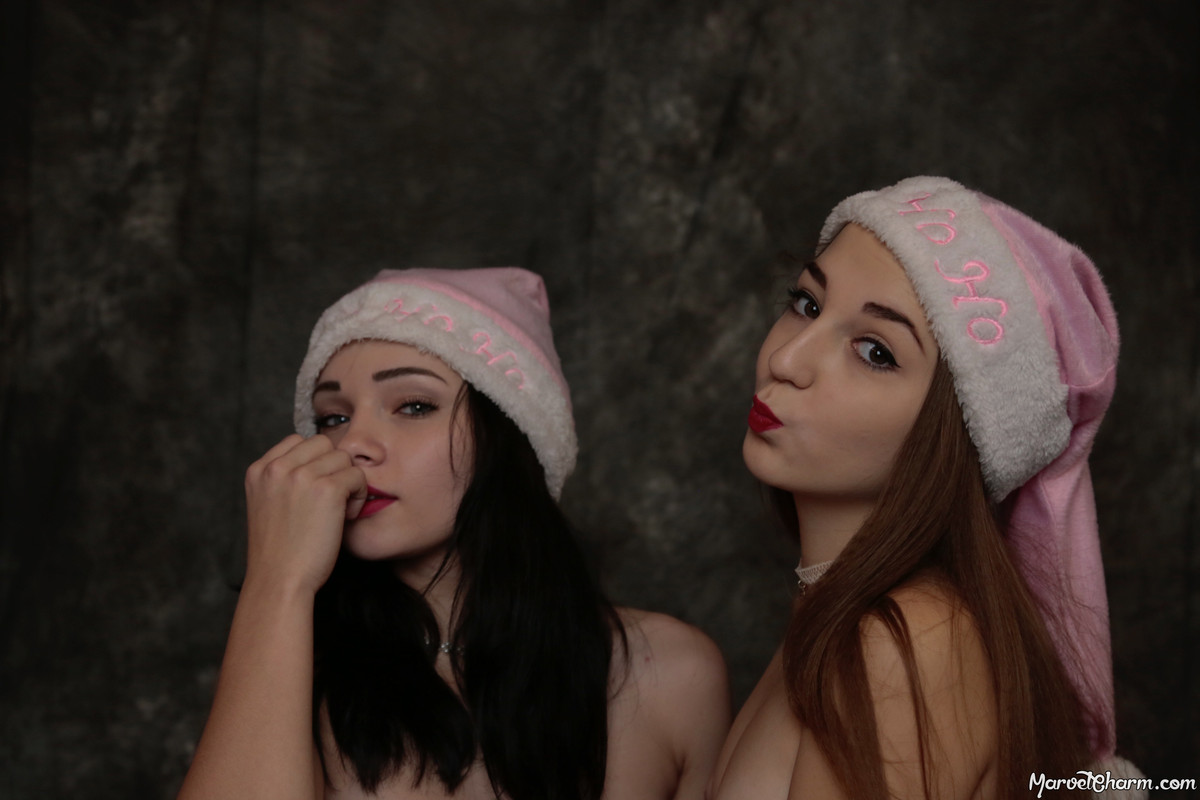 MarvelCharm_Ariana_Karina_Friendship_114