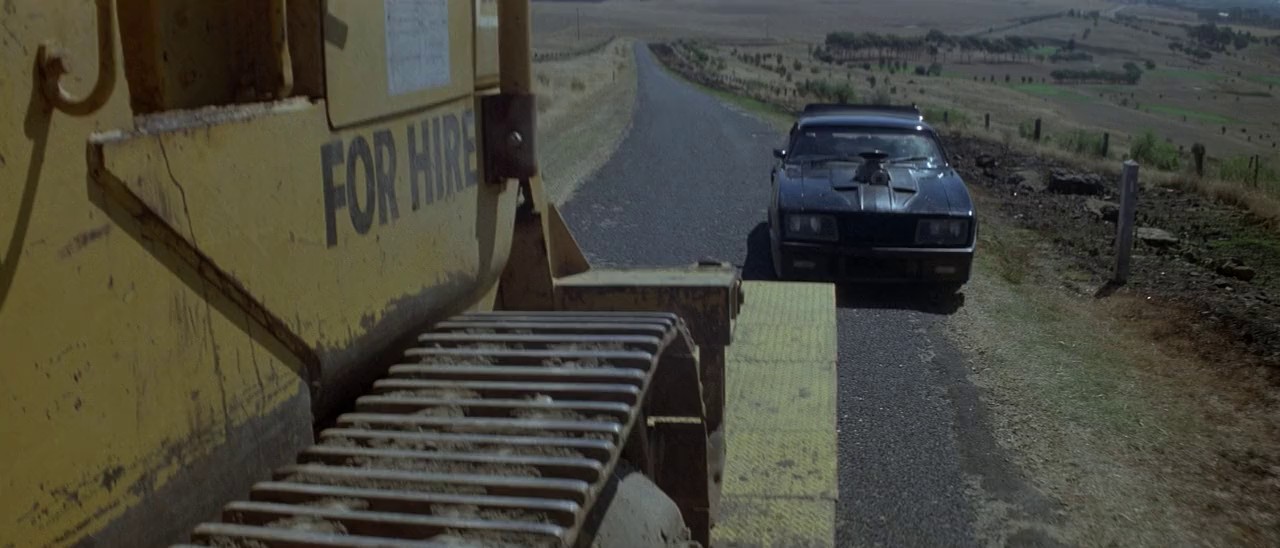 Mad-Max-1979-Hindi-English-Blu-Ray-720p-x264-AVC-AC3-2ch-ESub-mkv-0006