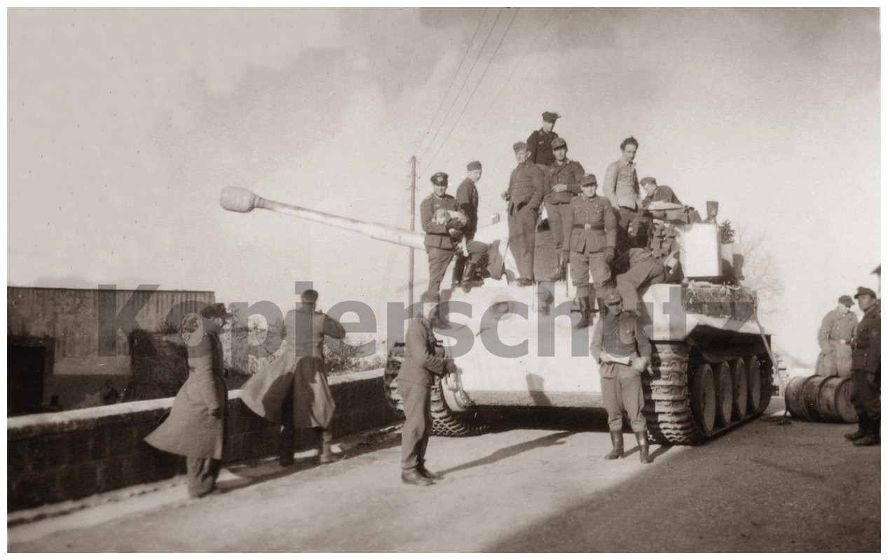 2Wk. Foto Panzer Tank Tiger Russland Panzerkampf