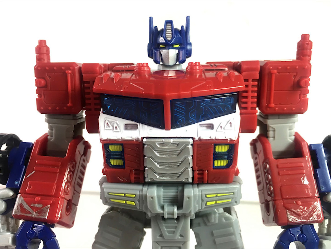 Siege-Leader-Optimus-Prime-03