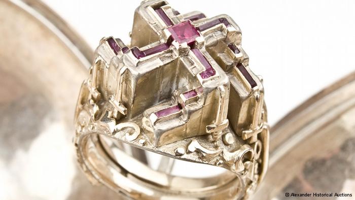 Subastarán anillo de Hitler y documentos de Hess Subastarán anillo de Hitler y documentos de Hess