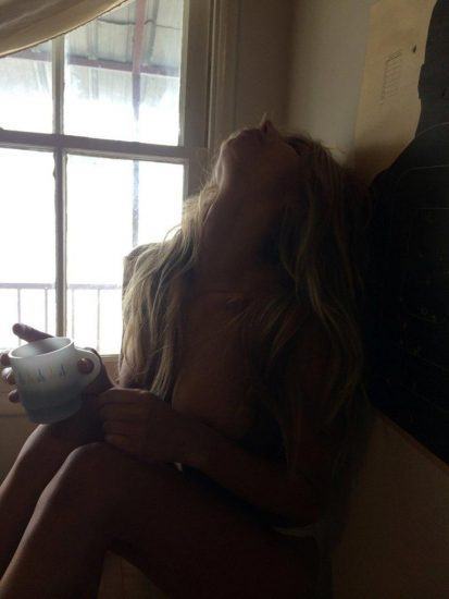 28-Sahara-Ray-Nude-Naked-Sexy-413x550-optimized