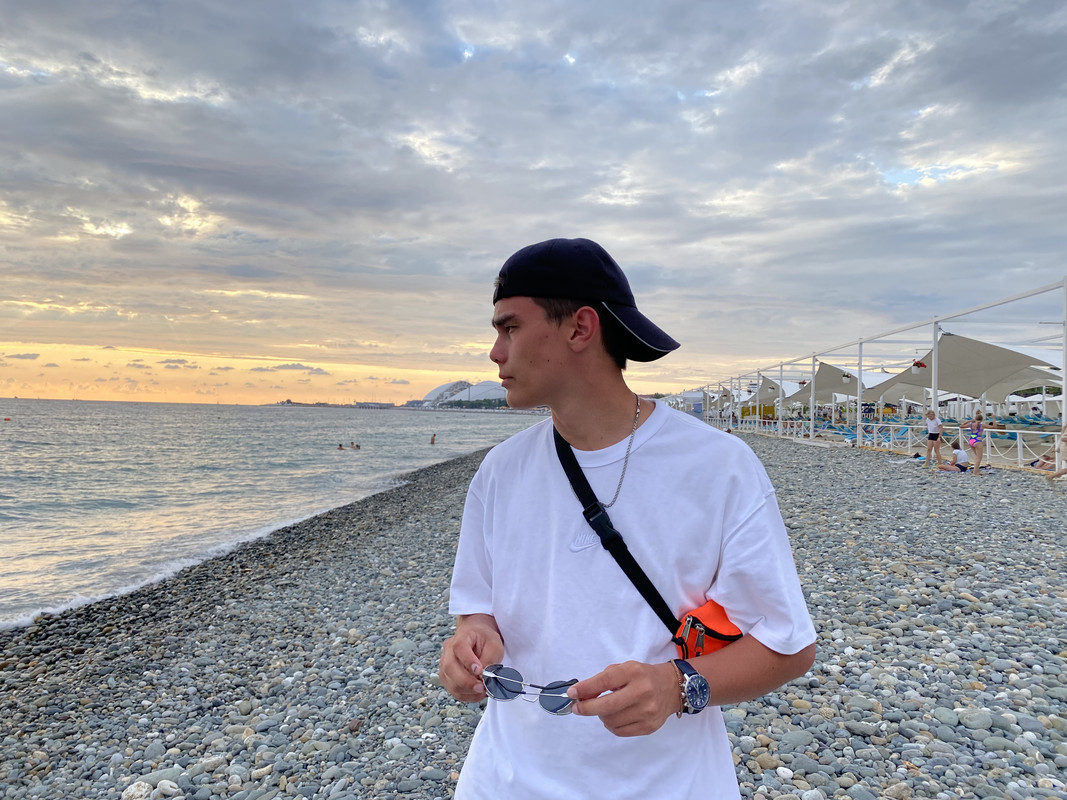 77990CF1-22B1-44B9-8EDA-FE897A1B5F90