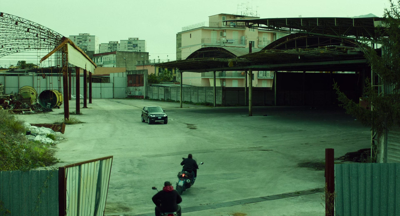 Gomorrah (2014) - S03E01 - Long Live the King! (1080p BluRay x26