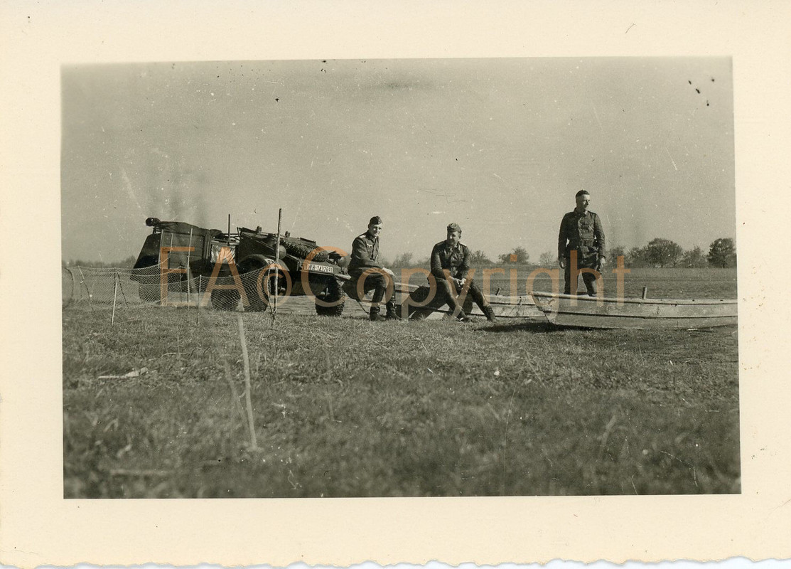 Auto Wagen PKW VW Typ 82 Kübelwagen foto