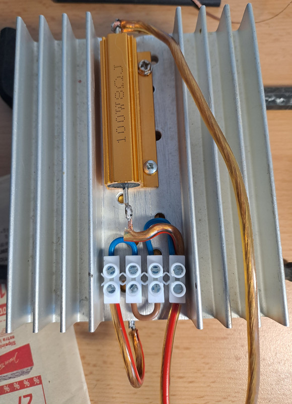 2 x 100W 8Ω na chladiči