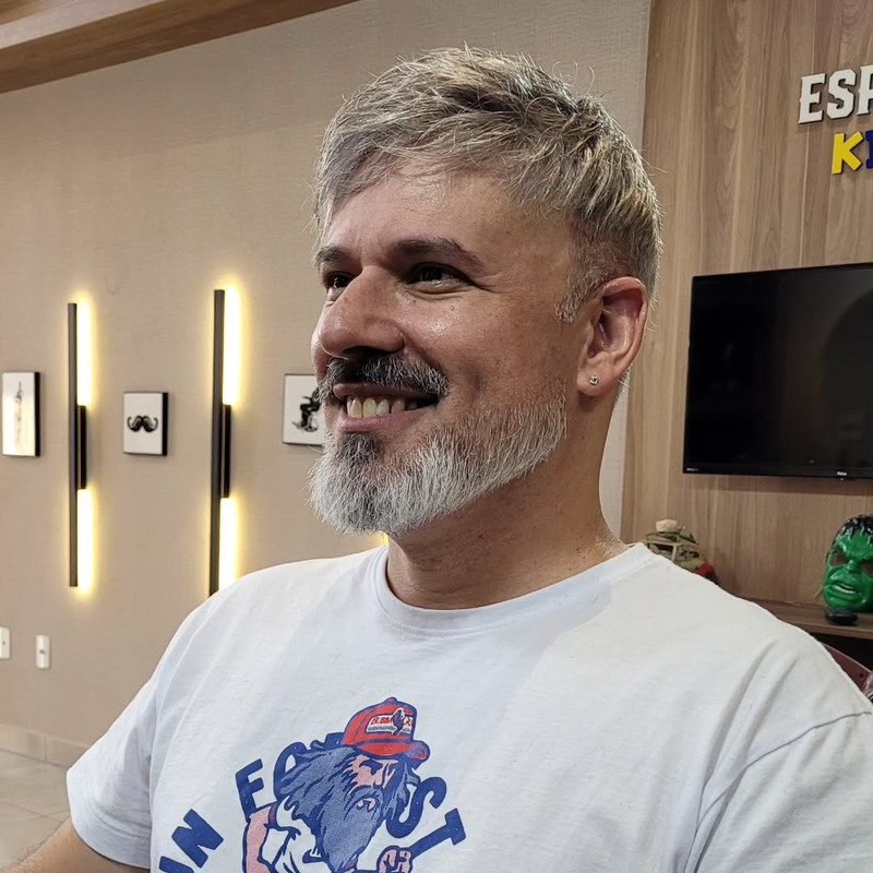 Exemplo de corte de cabelo masculino