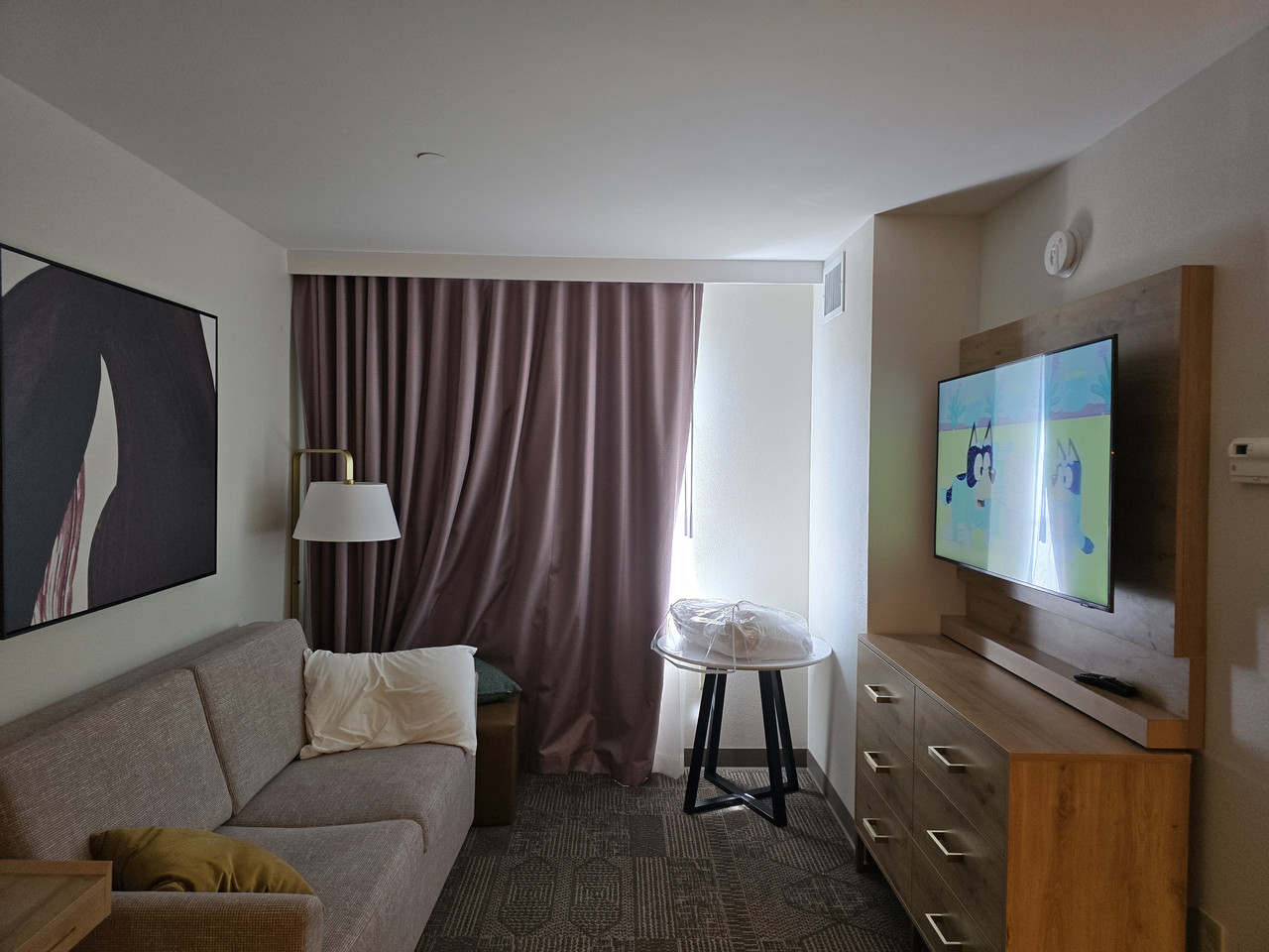 Staybridge Suites East Stroudsburg king suite