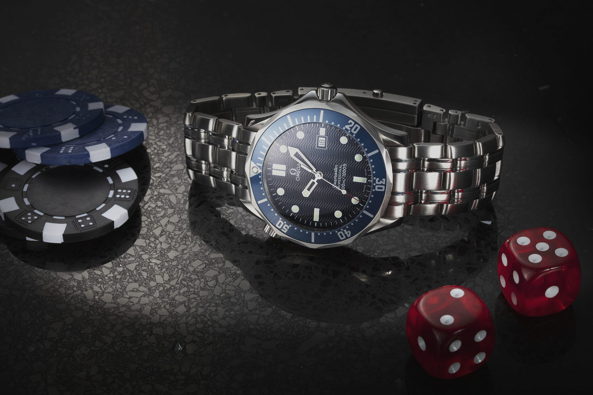 Omega-Seamaster-Diver-300M-Professional-Quartz-Goldeneye-1995