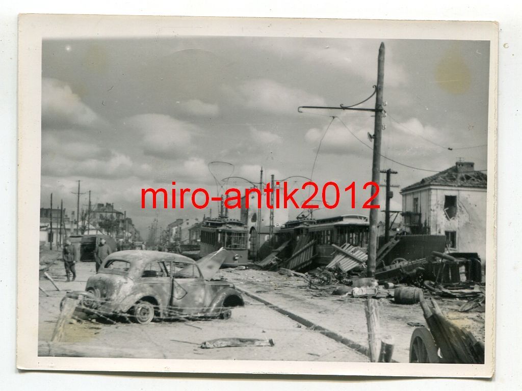 Foto, Wehrmacht, zerstörter PKW, Strassenbahn, T