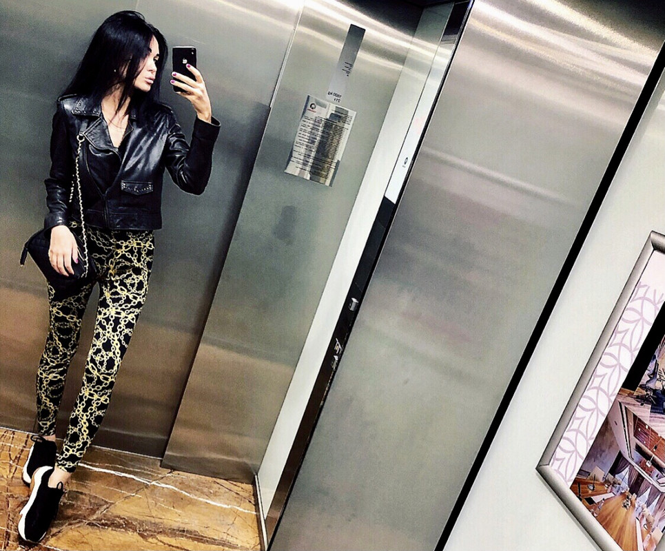 B80E4B26-7BBA-4643-B926-9690FA9D64E3