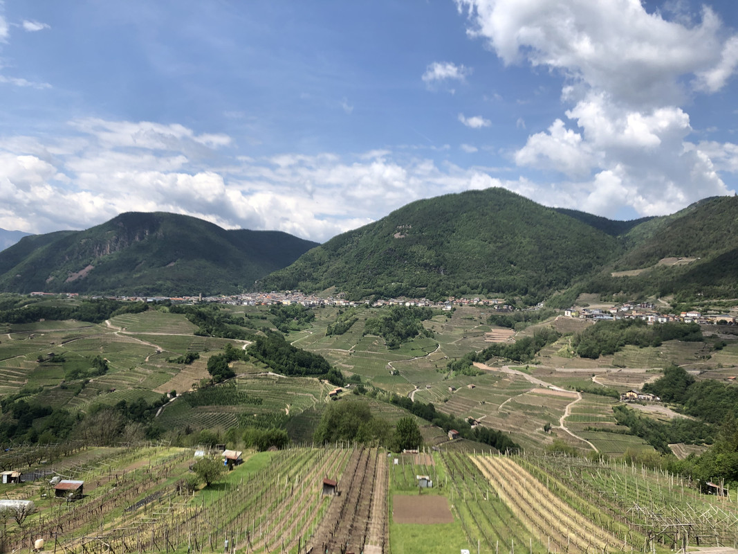 6E6BED8D-4761-4020-B92E-30AB01EAEB67