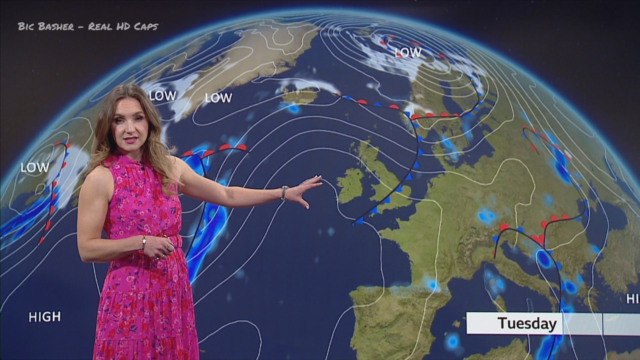03.24 - 18.30.00 - North West Tonight; Weather. The new film from Rog....ts_snapshot_25.44.253