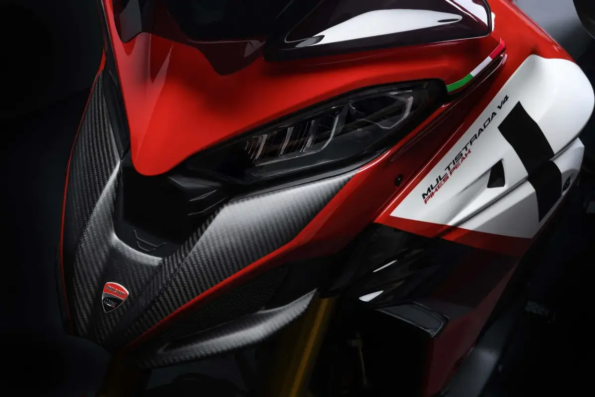 Спортивный турэндуро Ducati Multistrada V4 Pikes Peak 2022