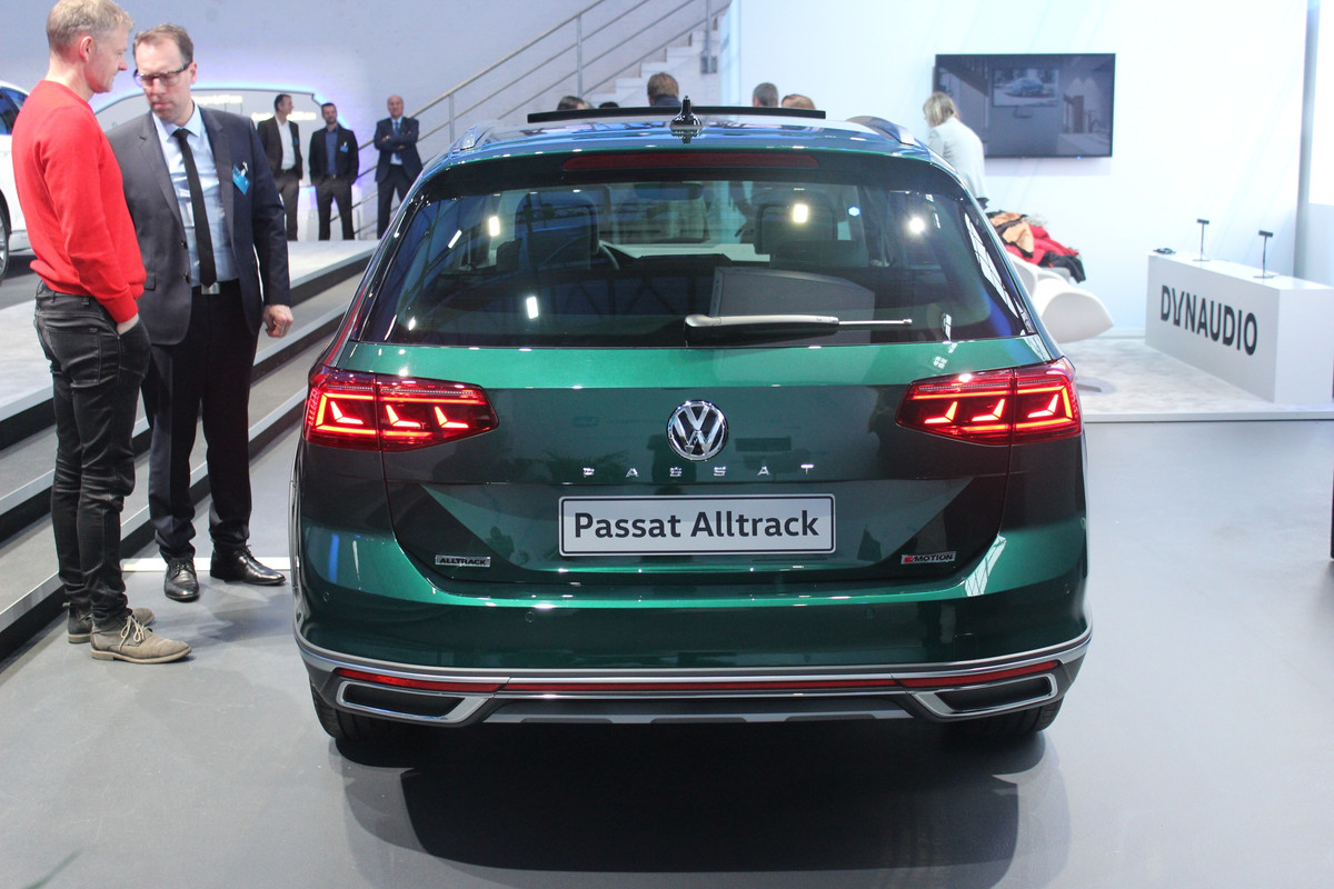 3794DAD8-17BD-431D-AE2B-6E524A33286E