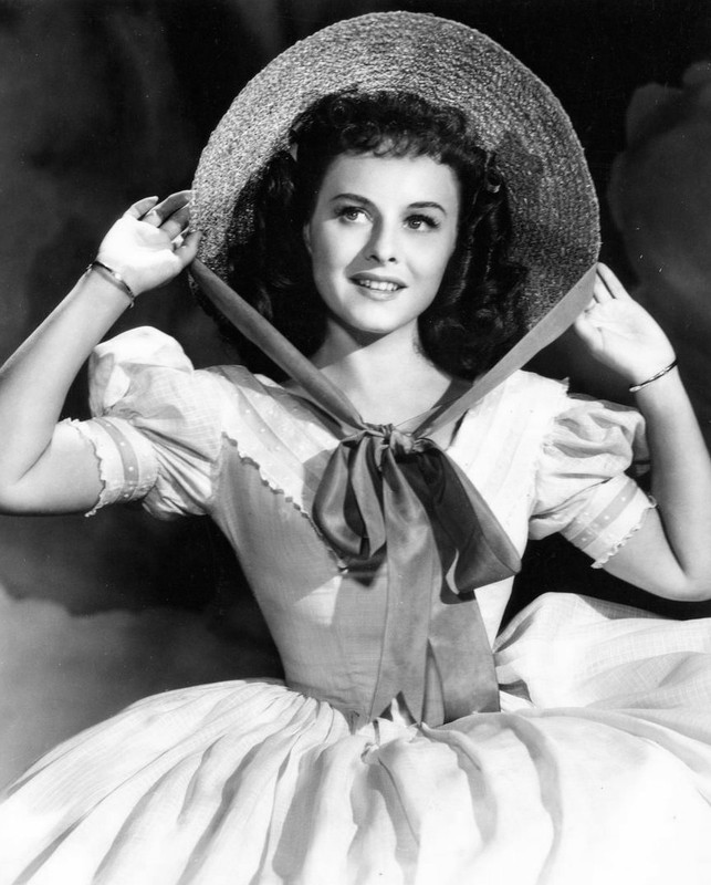 paulette_goddard_mb21