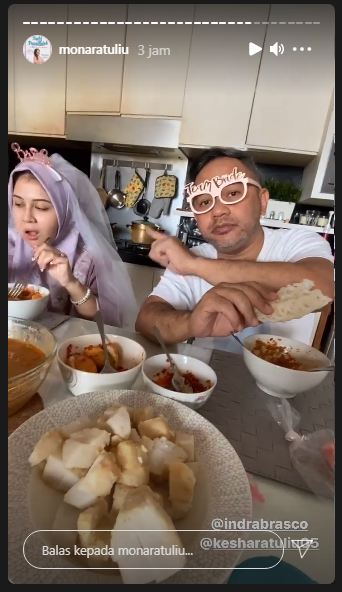 Kesha Ratuliu dan Indra Brasco tengah makan siang
