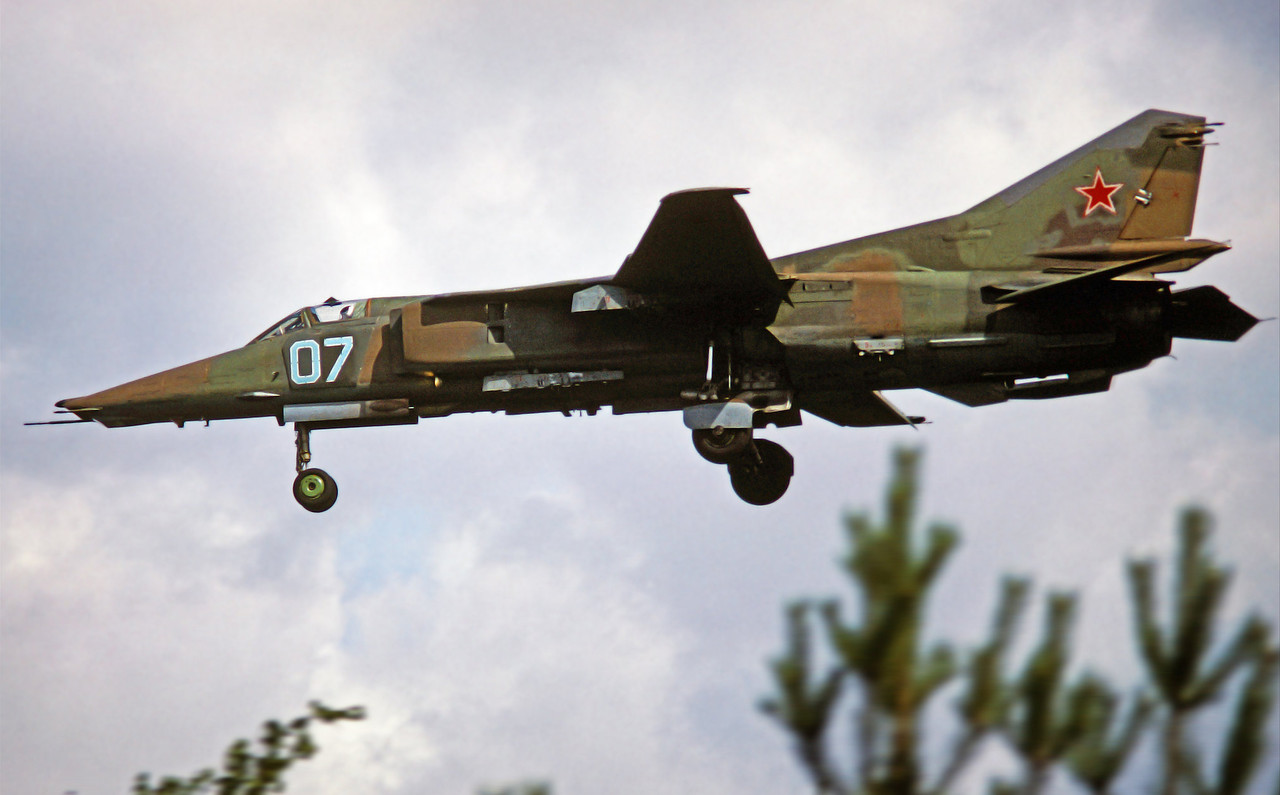 559 APIB Mig-27K 07 Blue_76802620128 (3)