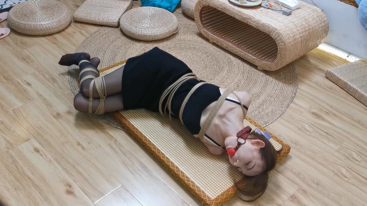 奥特曼 直臂捆绑果果.mp4_20230328_131045.750