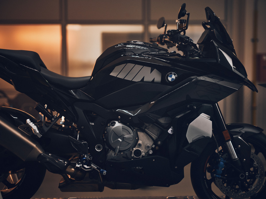 P90507441_highRes_bmw-m-1000-xr-protot