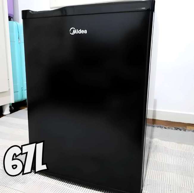 Frigobar Midea 67 Litros Black Edition Cor Preto