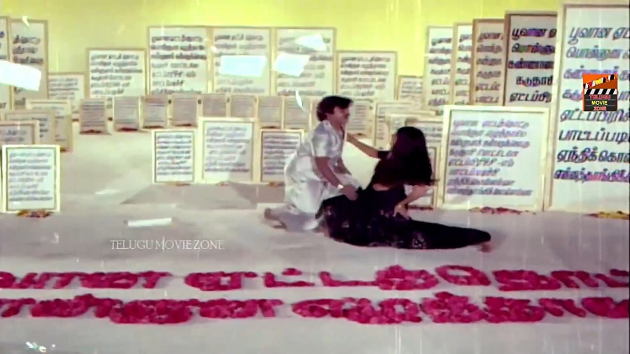 Shobana hot in saree.mkv_snapshot_03.30.482