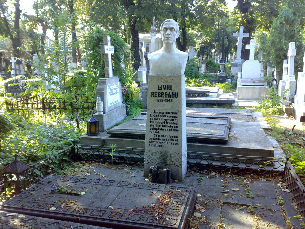 Monumentul-funerar-Liviu-Rebreanu