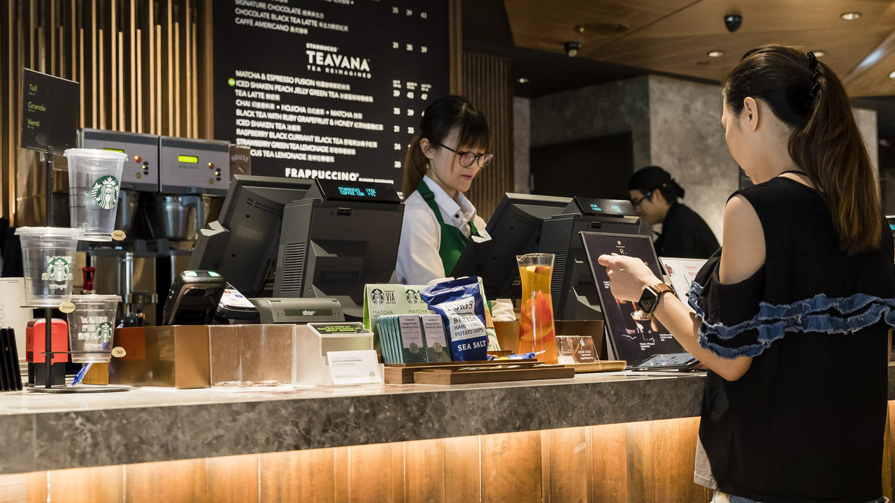how much do baristas get paid at Starbucks
