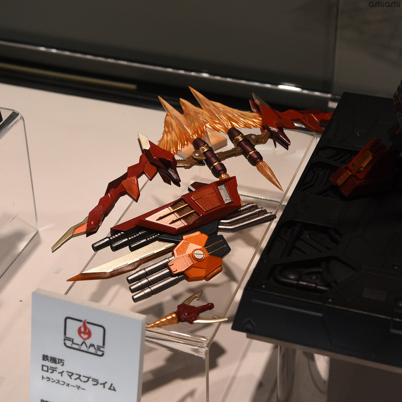 Flame-Toys-Kuro-Kara-Kuri-Rodimus-05