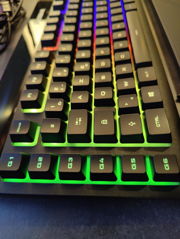 Clavier Corsair K57 RGB Wireless (11)