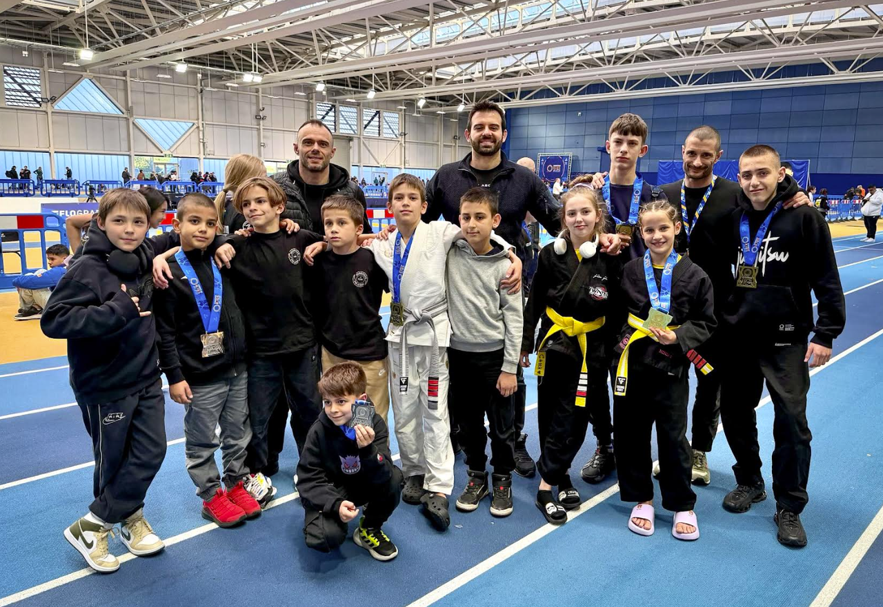 9 български деца с медали от европейско първенство по бразилско джу джицу в Дъблин