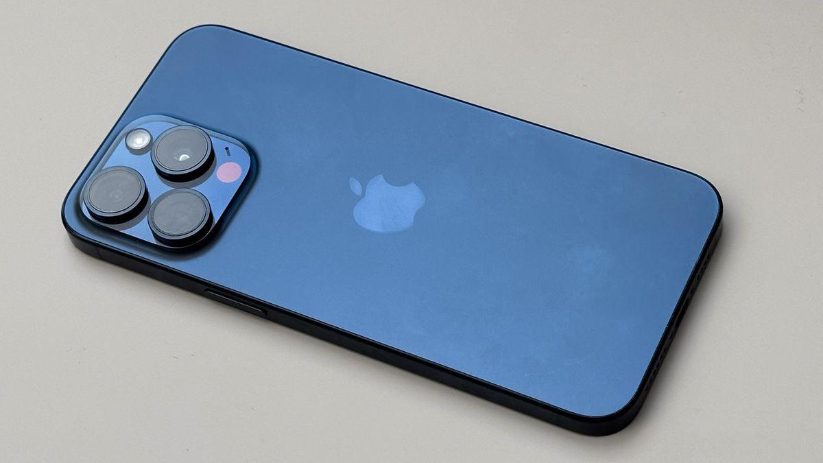 Restored Apple iPhone 15 Pro Max