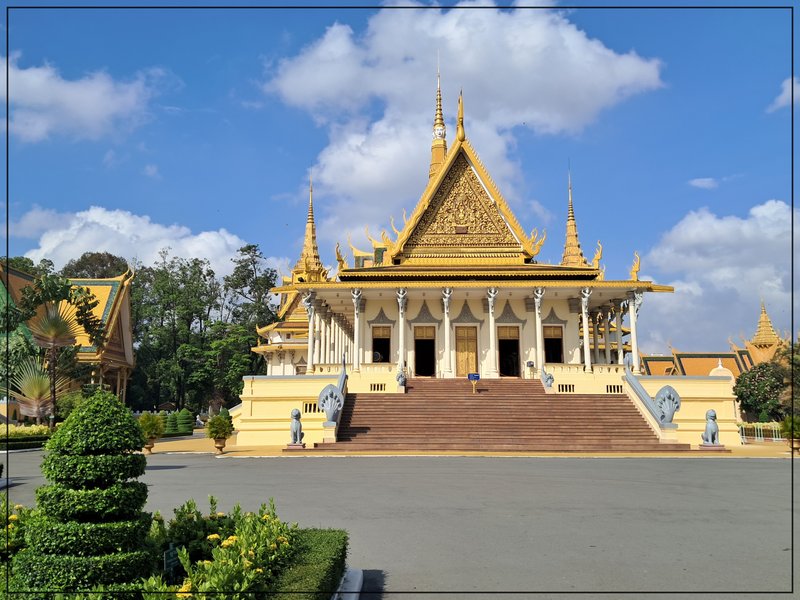 Phnom Penh, Palacio Real, Prisión S-21. - De la bahía de Halong a los templos de Angkor (5)