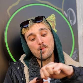 [Slika: Eine-Duvamo-Ujutro-folder.jpg]