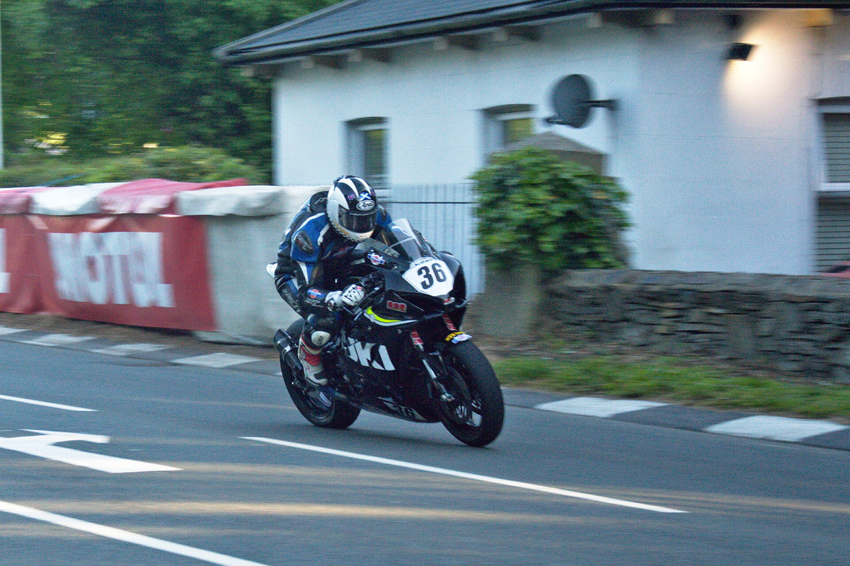 Vmax Tour 2019 au TT à l'île de Man R-DSC9640