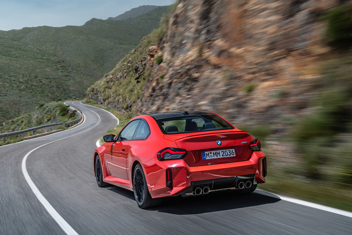 P90481907_highRes_the-all-new-bmw-m2-c