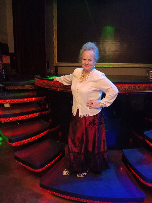 В ночном клуье 1