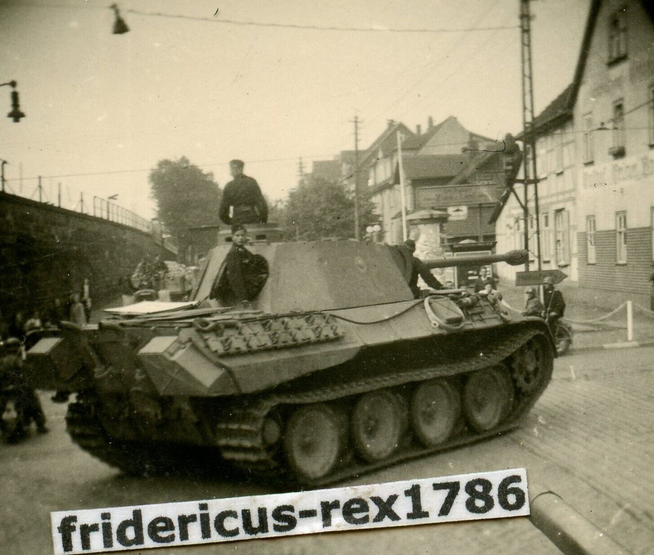 Foto Panzer Panzerkampfwagen V Panther Sd.Kfz. 171 Kommandant Ladeschütze