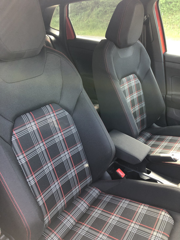 6DA4B7FD-2BD8-4ABF-860C-D283633E9946